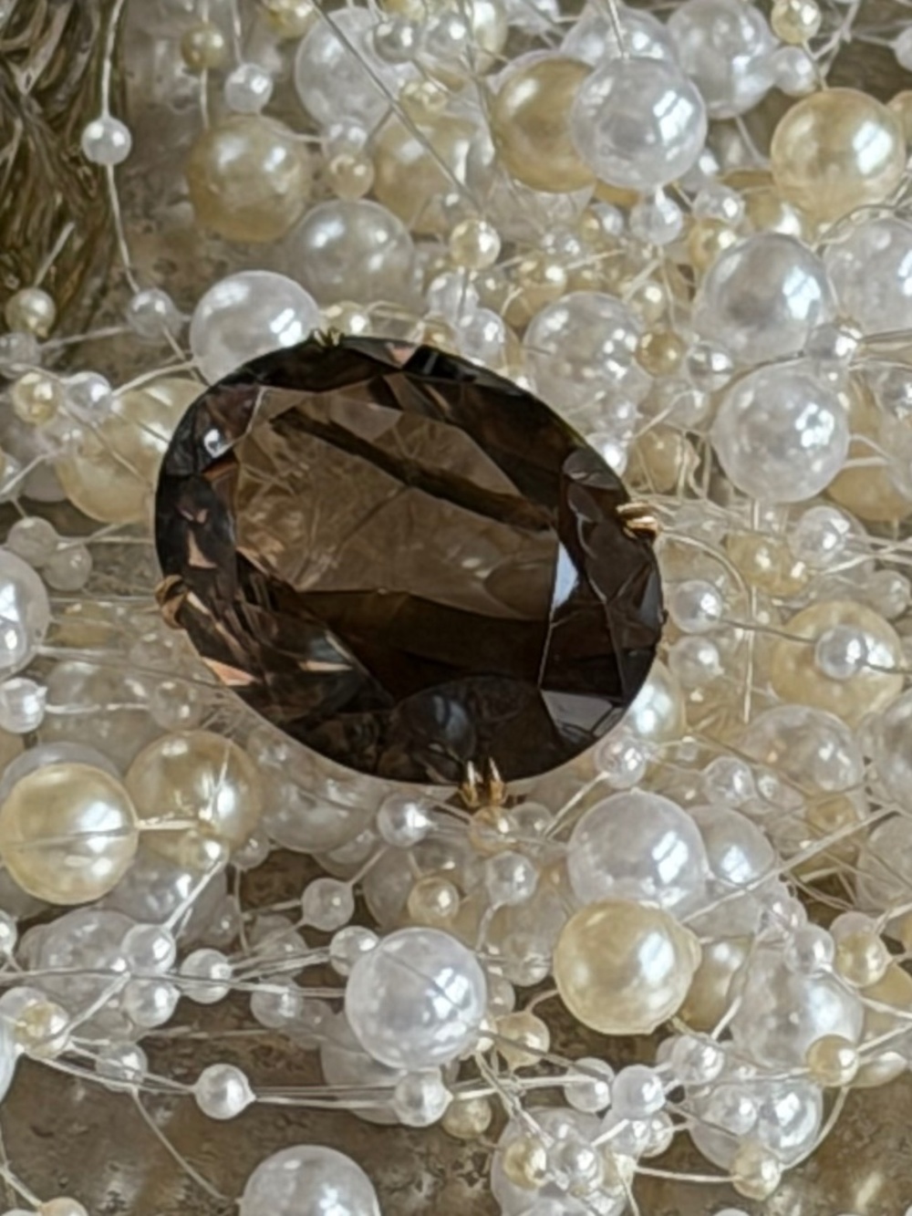 Oval-cut SMOKY QUARTZ Brooch 14K gold setting Vintage (25-35 carats)